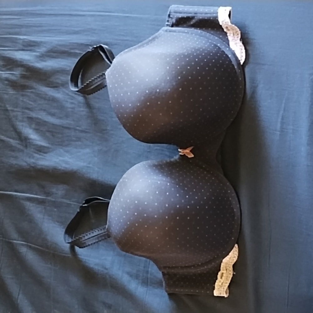 Triumph Shape Beauty Full Aura Cup Bra With Underwire Size 38D With Lace